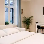 Apartman Twin Flats 1st Floor In Centre - Norwegians Minimum Age 25 *