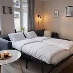 Twin Flats 1st Floor In Centre - Norwegians Minimum Age 25 * Берген