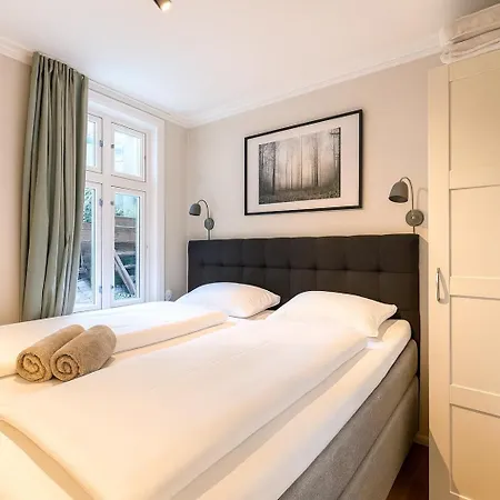 Twin Flats 1st Floor In Centre - Norwegians Minimum Age 25