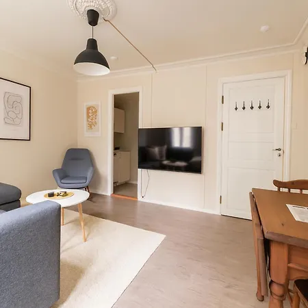 Twin Flats 1st Floor In Centre - Norwegians Minimum Age 25 Lägenhet Bergen