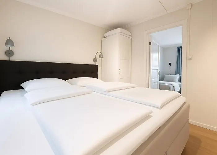 Twin Flats 1st Floor In Centre - Norwegians Minimum Age 25 Appartement *