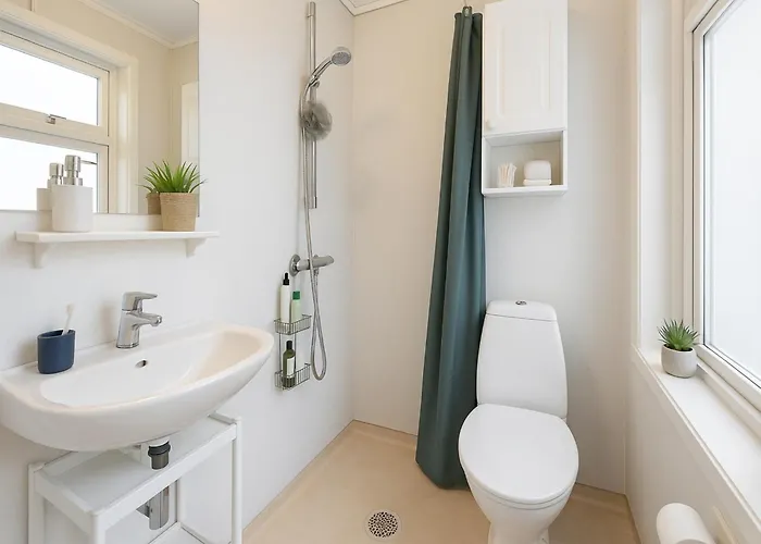 Twin Flats 1st Floor In Centre - Norwegians Minimum Age 25 Apartament *